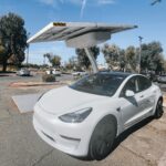 Cena za kilometr samochodu elektrycznego. Ile zapłacisz? Ile kosztuje ładowanie samochodu na stacjach publicznych