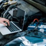 Tryb awaryjny w samochodzie – przyczyny i kontynuacja jazdy tryb awaryjny