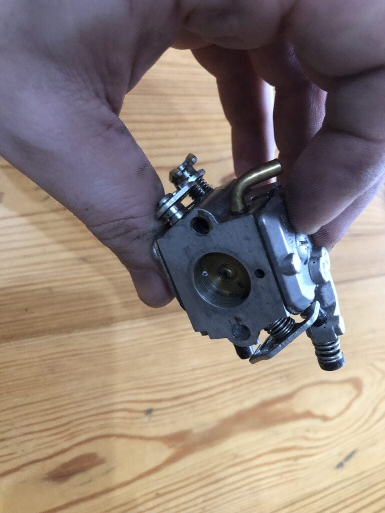 Gaźnik piły łańcuchowej