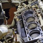 Pęknięta głowica silnika – jak się objawia i jak rozwiązać problem? Pęknięta głowica silnika